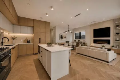 Kitchen Photo of 2 58 E 40th Avenue, Vancouver, BC