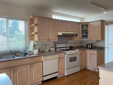 Primary Bedroom Photo of 6990 Willingdon Avenue, Burnaby, BC