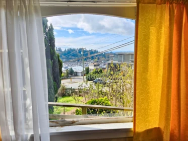 547 N Fletcher Road, Gibsons, BC, Gibsons — Single Family Residence for sale