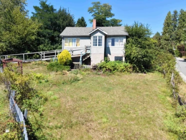 547 N Fletcher Road, Gibsons, BC, Gibsons — Single Family Residence for sale