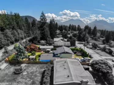 Breakfast Nook Photo of 42056 Birken Road, Squamish, BC