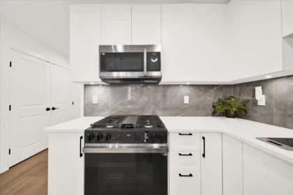 Kitchen Photo of 309 3528 146a Street, Surrey, BC