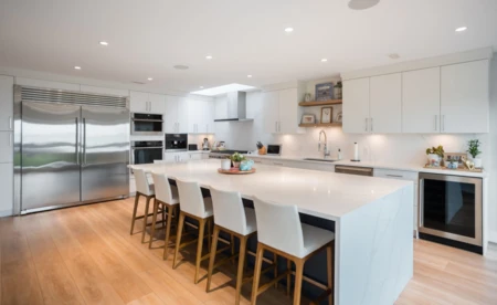 Kitchen Photo of 1584 Beach Grove Road, Delta, BC