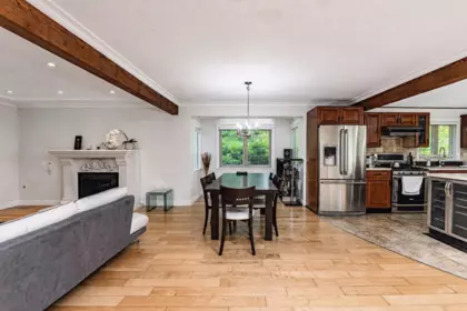 Kitchen Island Photo of 1130 Handsworth Road, North Vancouver, BC