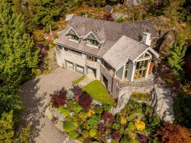 3232 Peak Drive, Whistler, BC, Whistler — Single Family Residence for sale