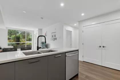 Breakfast Nook Photo of 215 31900 Raven Avenue, Mission, BC