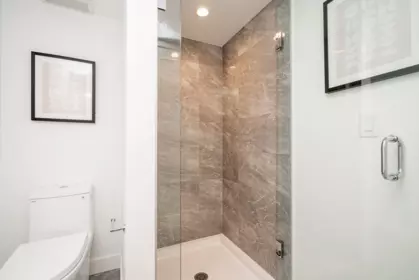 Entry Foyer Photo of 533 W 29th Avenue, Vancouver, BC