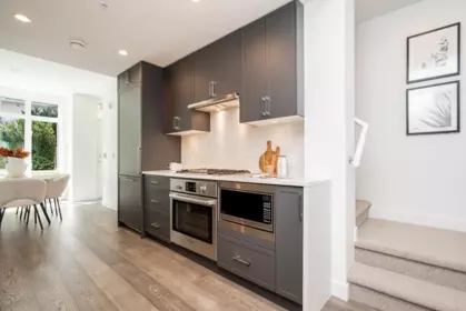 Kitchen Photo of 533 W 29th Avenue, Vancouver, BC