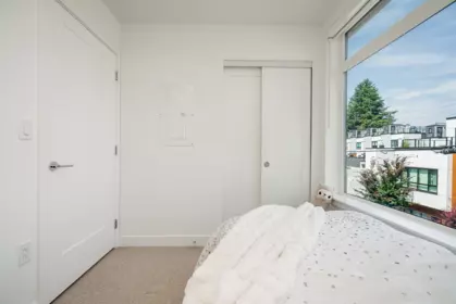 Powder Room Photo of 533 W 29th Avenue, Vancouver, BC