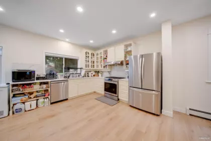 Kitchen Island Photo of 2343 W 45th Avenue, Vancouver, BC