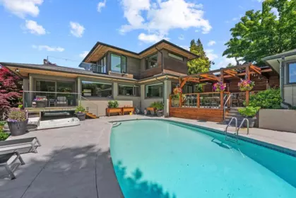 Front Yard Photo of 990 Jefferson Avenue, West Vancouver, BC