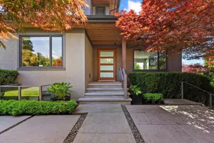 Living Room Photo of 990 Jefferson Avenue, West Vancouver, BC