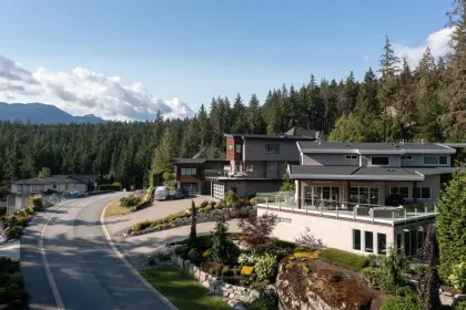 1513 Crystal Creek Drive, Anmore, BC, Anmore — Single Family Residence for sale