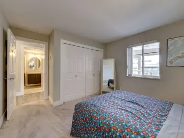 206 5470 Inlet Avenue, Sechelt, BC, Sechelt — Apartment/Condo for sale