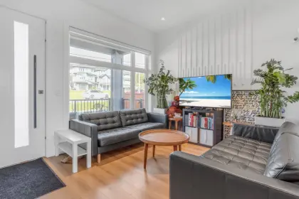 16780 16 Avenue, Surrey, BC, Surrey — Half Duplex for sale