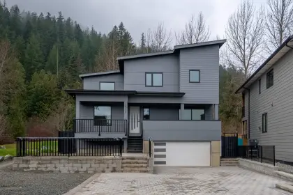 2038 Tiyata Boulevard, Pemberton, BC, Pemberton — Single Family Residence for sale