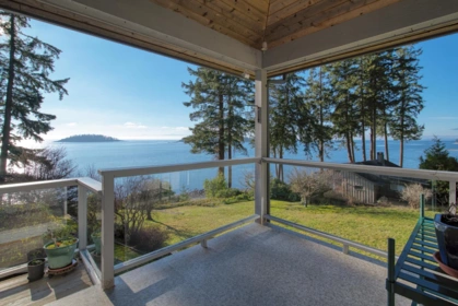 6417 Sunshine Coast Highway, Sechelt, BC, Sechelt — Single Family Residence for sale