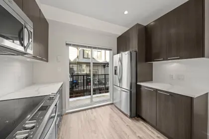 210 7180 Barnet Road, Burnaby, BC, Burnaby — Townhouse for sale
