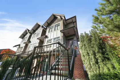 210 7180 Barnet Road, Burnaby, BC, Burnaby — Townhouse for sale