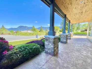 6155 Highmoor Place, Sechelt, BC, Sechelt — Single Family Residence for sale