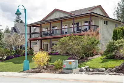 6155 Highmoor Place, Sechelt, BC, Sechelt — Single Family Residence for sale