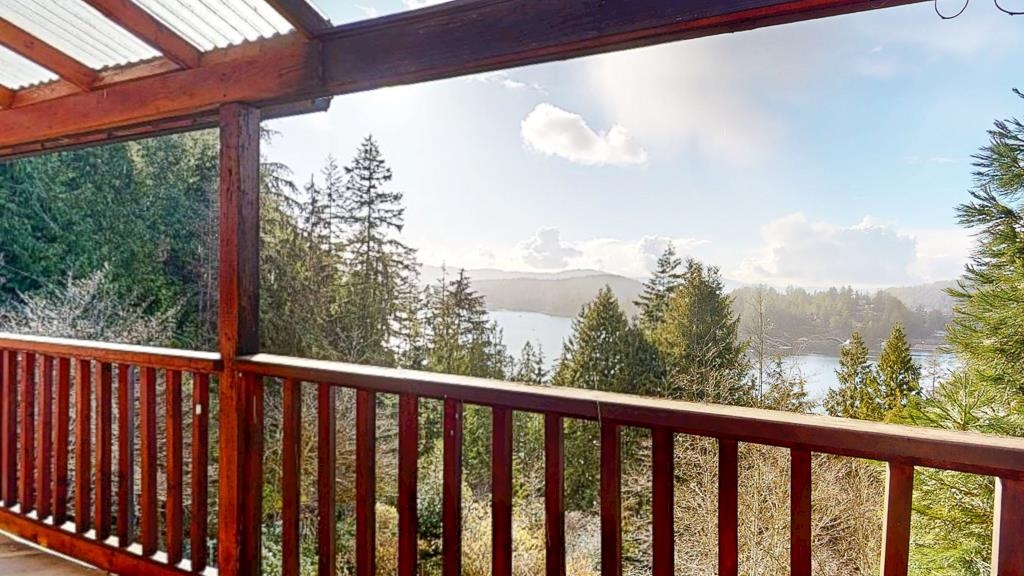 Kitchen Island Photo of 5228 Claydon Road, Pender Harbour, BC