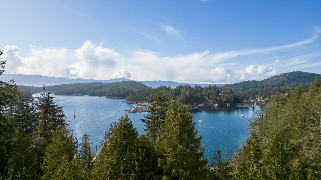 Walk-In Closet Photo of 5228 Claydon Road, Pender Harbour, BC