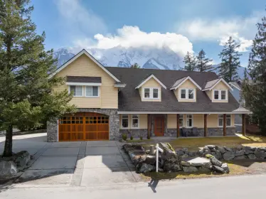 1719 Pinewood Drive, Pemberton, BC, Pemberton — Single Family Residence for sale