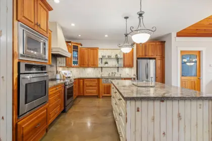 1719 Pinewood Drive, Pemberton, BC, Pemberton — Single Family Residence for sale