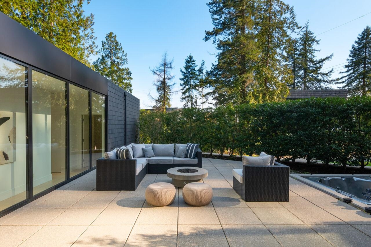 Basement Recreation Room Photo of 4181 Rose Crescent, West Vancouver, BC