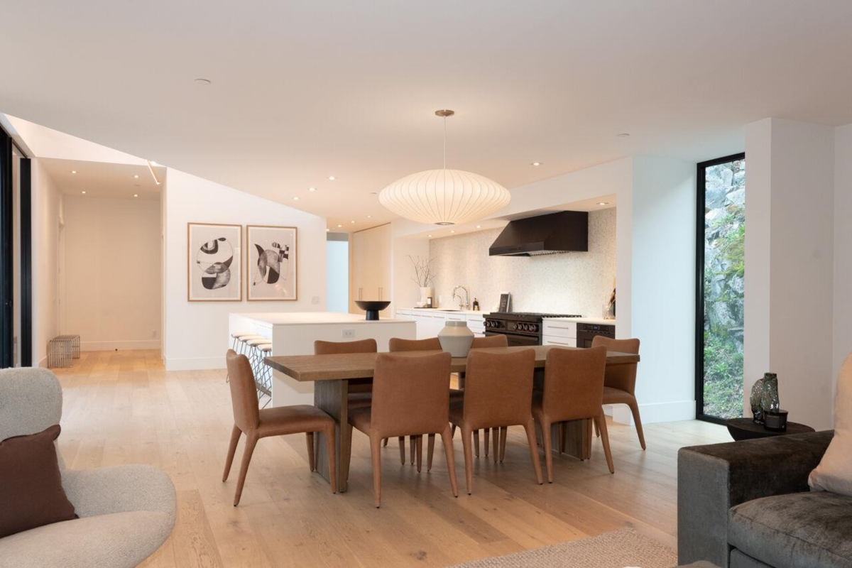 Breakfast Nook Photo of 4181 Rose Crescent, West Vancouver, BC