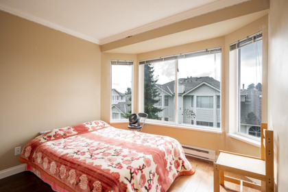 Entry Foyer Photo of 303 12110 80th Avenue, Surrey, BC