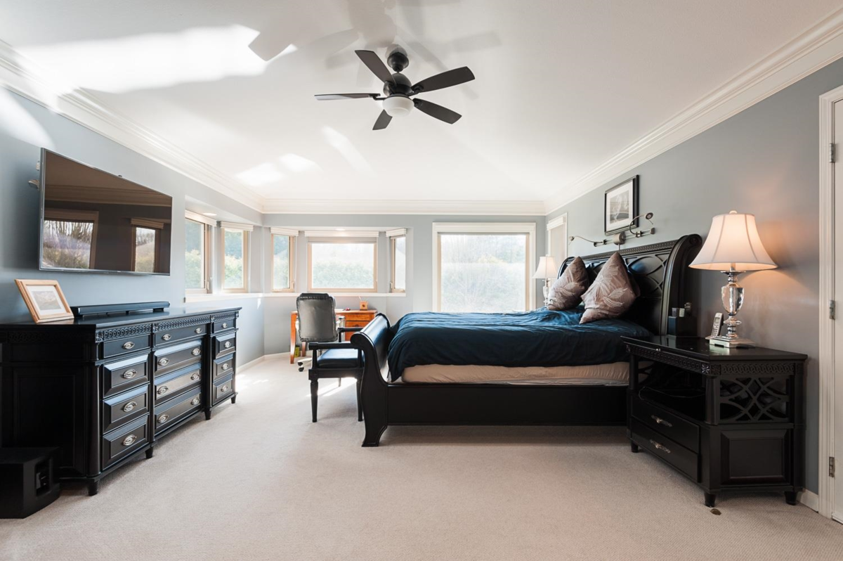 Basement Recreation Room Photo of 20486 1 Avenue, Langley, BC