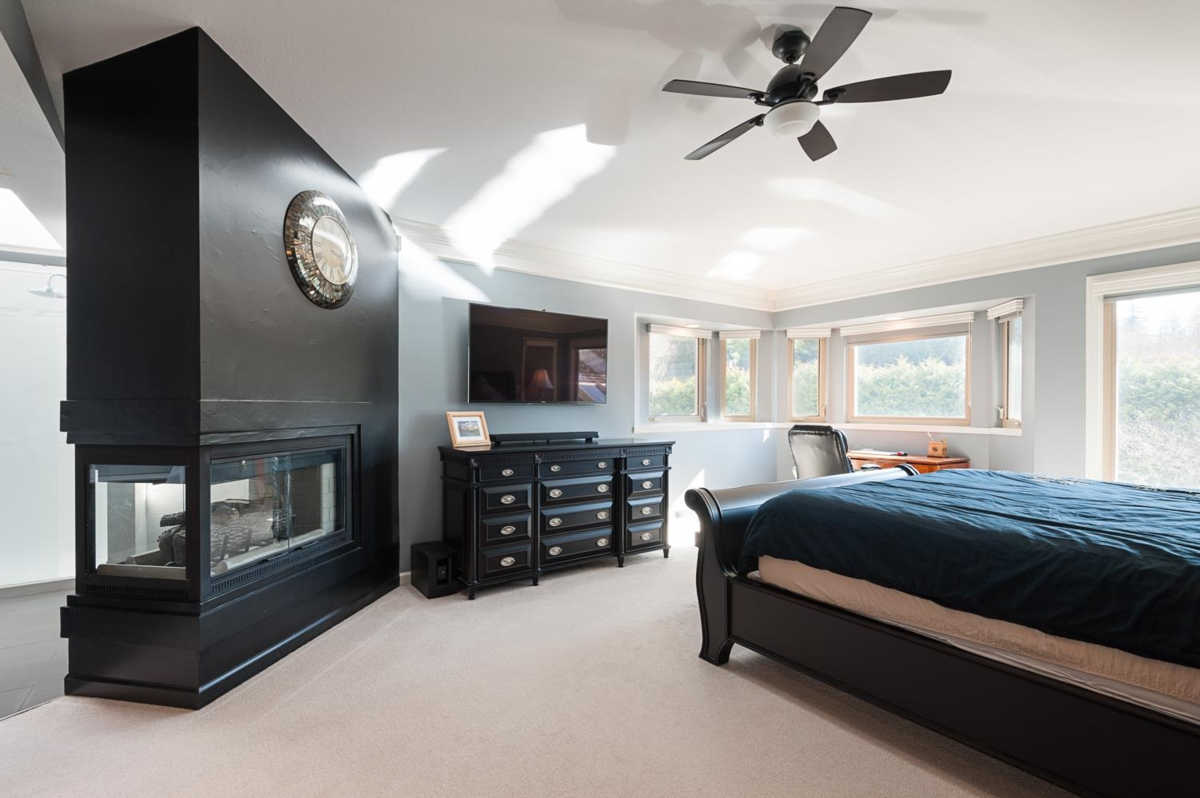 Laundry Room Photo of 20486 1 Avenue, Langley, BC