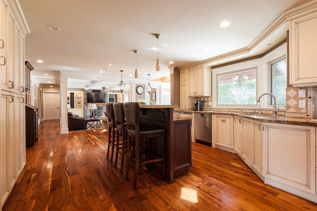 Primary Bathroom Photo of 20486 1 Avenue, Langley, BC