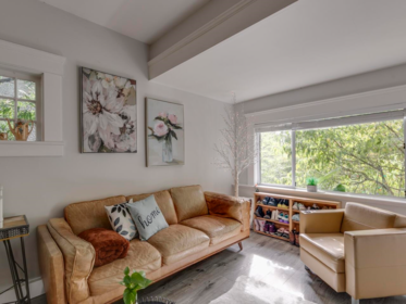 Breakfast Nook Photo of 1577 E 26th Avenue, Vancouver, BC