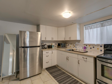Hot Tub / Spa Photo of 1577 E 26th Avenue, Vancouver, BC