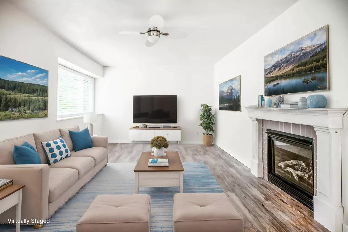 Dining Area Photo of 34843 Laburnum Avenue, Abbotsford, BC