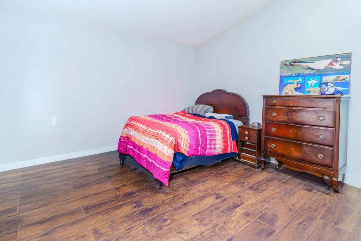 Laundry Room Photo of 34843 Laburnum Avenue, Abbotsford, BC