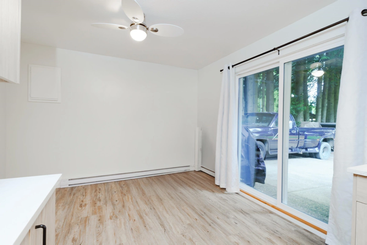 Primary Bedroom Photo of 34843 Laburnum Avenue, Abbotsford, BC