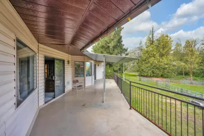 Hallway Photo of 18647 92 Avenue, Surrey, BC