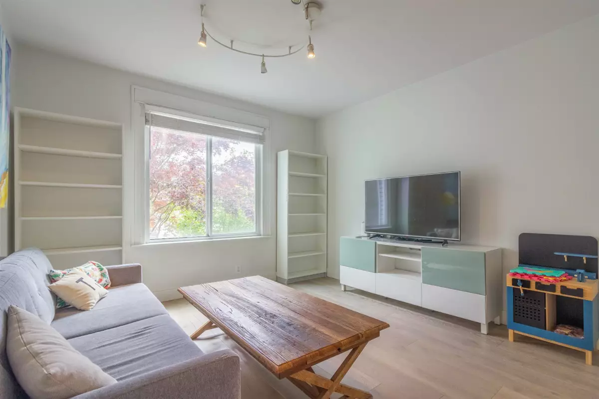 Exterior Rear Photo of 1127 E Pender Street, Vancouver, BC