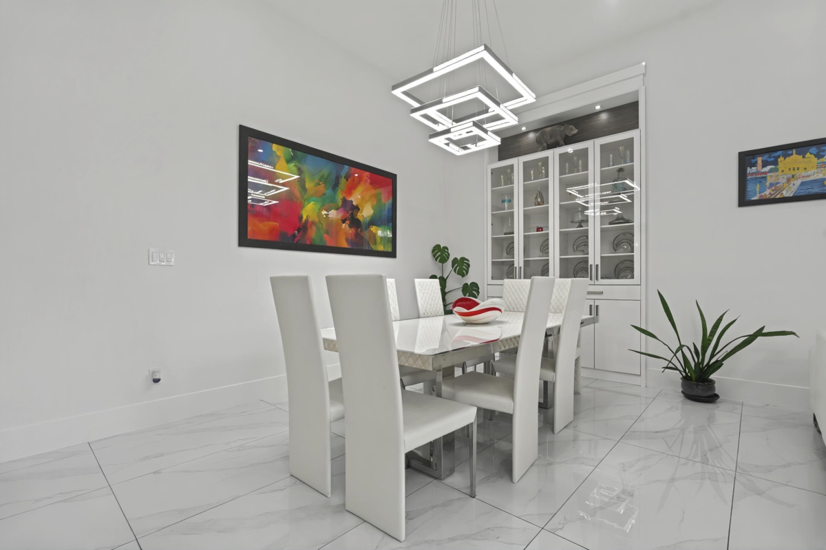 Breakfast Nook Photo of 14517 72 Avenue, Surrey, BC