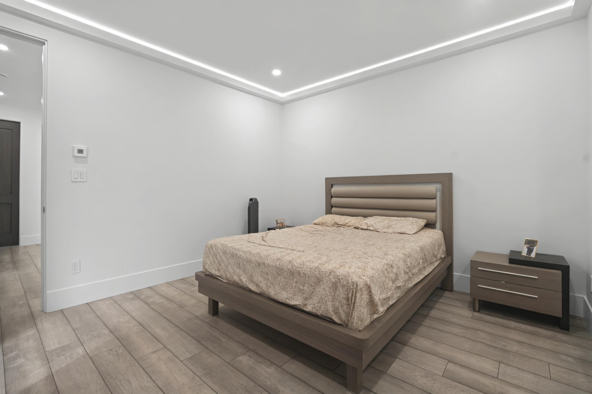 Front Yard Photo of 14517 72 Avenue, Surrey, BC