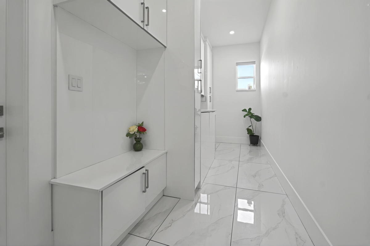 Laundry Room Photo of 14517 72 Avenue, Surrey, BC