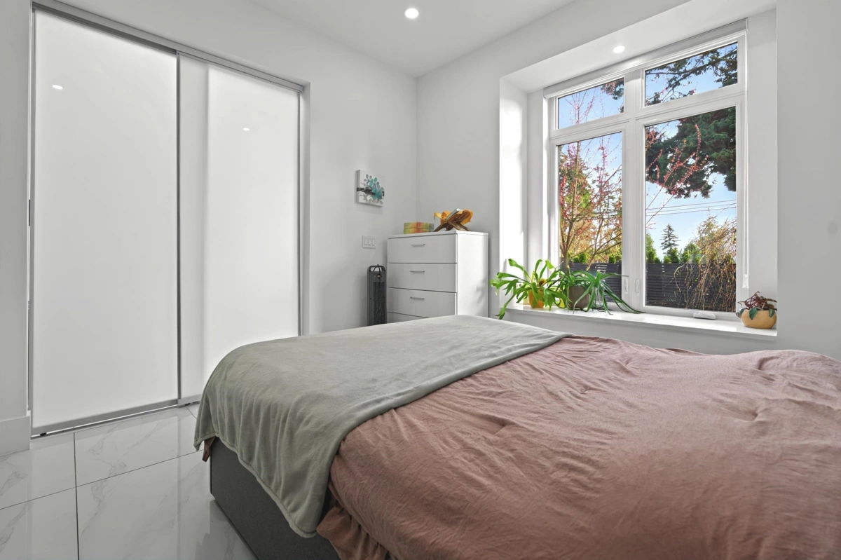 Staircase Photo of 14517 72 Avenue, Surrey, BC