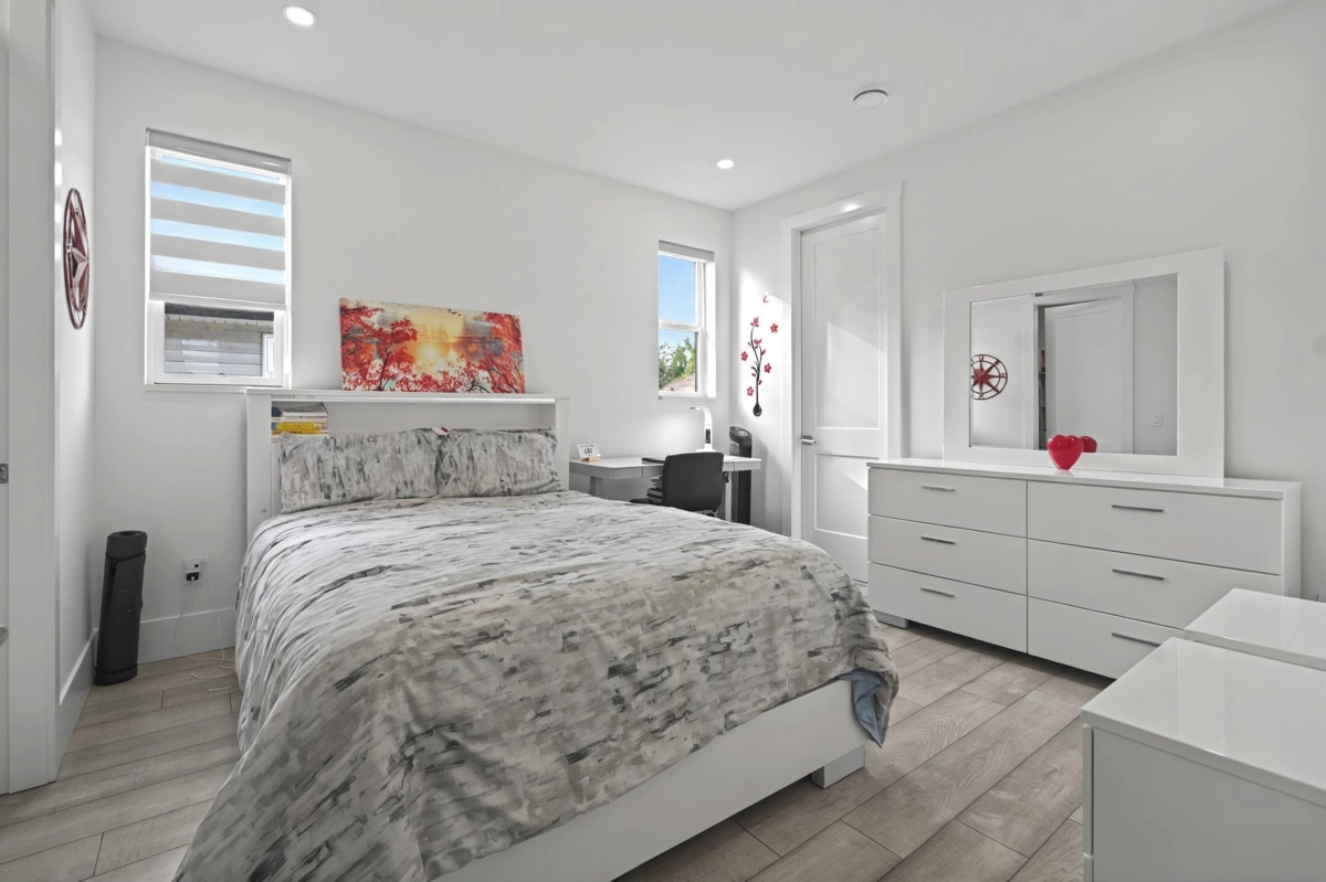 Swimming Pool Photo of 14517 72 Avenue, Surrey, BC