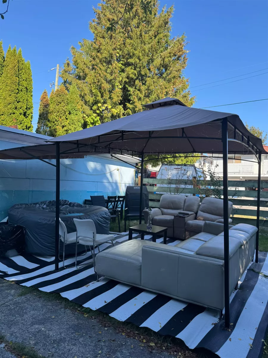 Kitchen Photo of 8236 Haig Street, Vancouver, BC