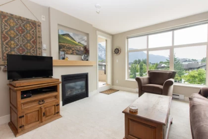320 1211 Village Green Way, Squamish, BC, Squamish — Apartment/Condo for sale