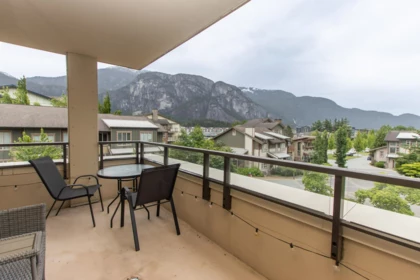 320 1211 Village Green Way, Squamish, BC, Squamish — Apartment/Condo for sale